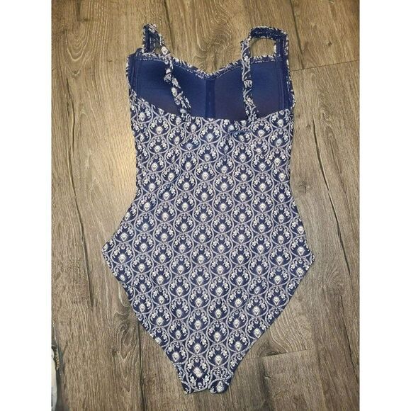 NWOT Nip Tuck Shaping One-Piece Swimsuit - Picture 2 of 4